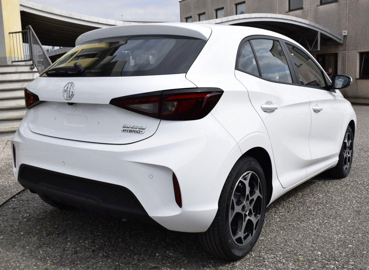 Mg MG3 1.5 hybrid+ Comfort auto (6)