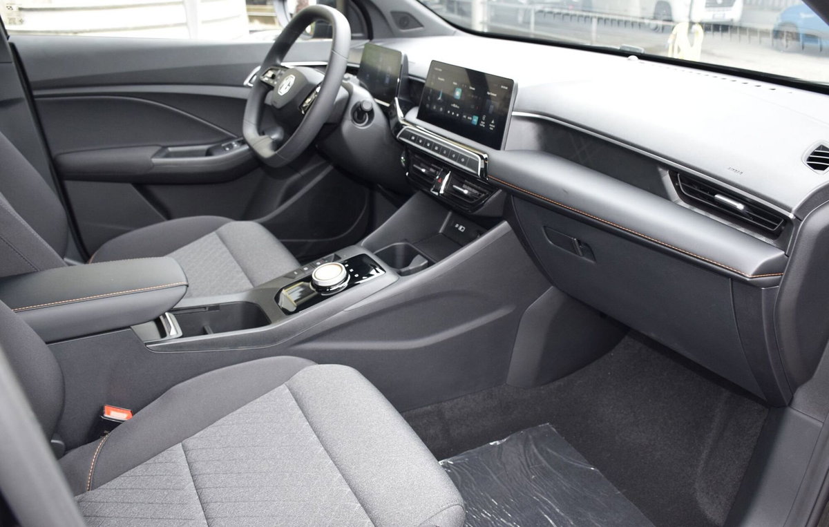 Mg MG3 1.5 hybrid+ Comfort auto (10)