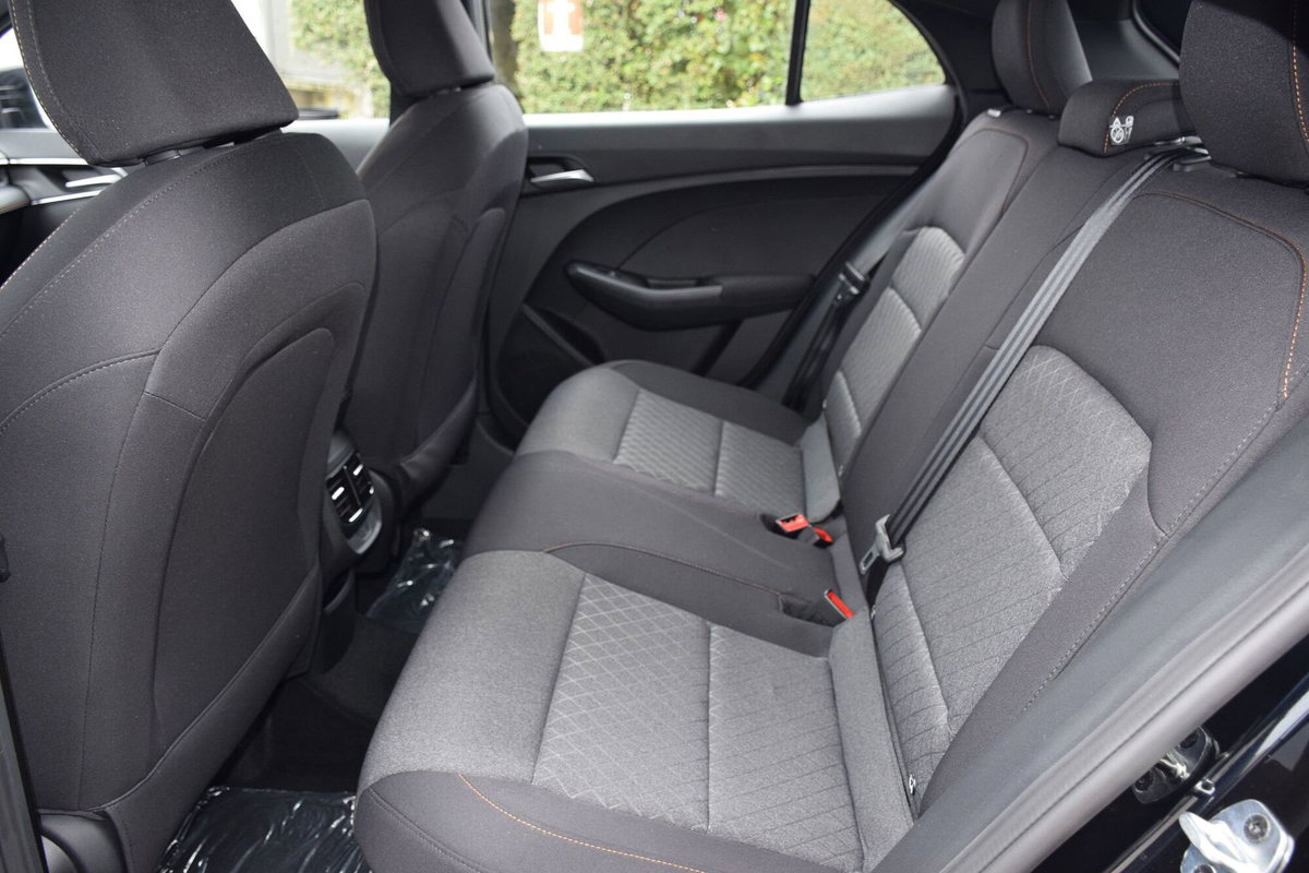 Mg MG3 1.5 hybrid+ Comfort auto (13)