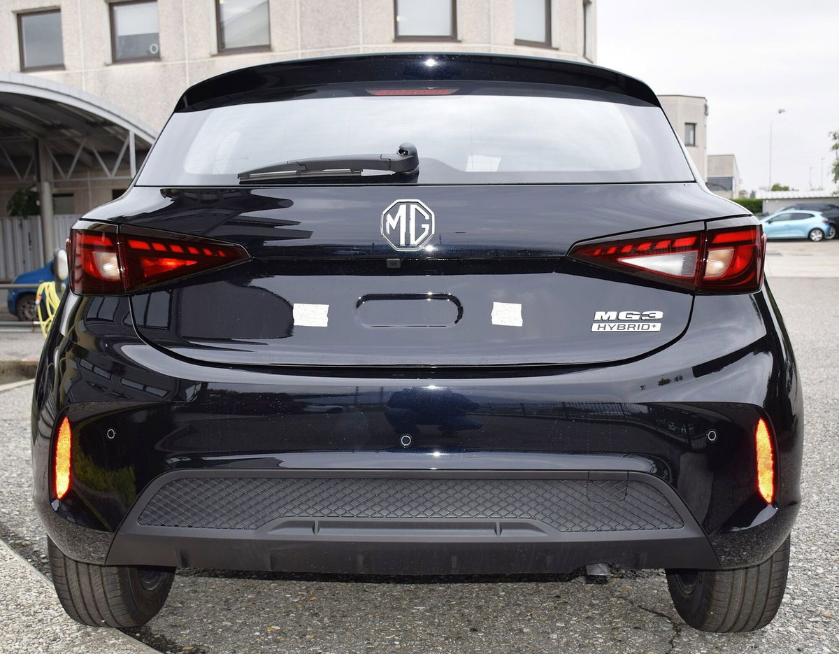 Mg MG3 1.5 hybrid+ Comfort auto (7)