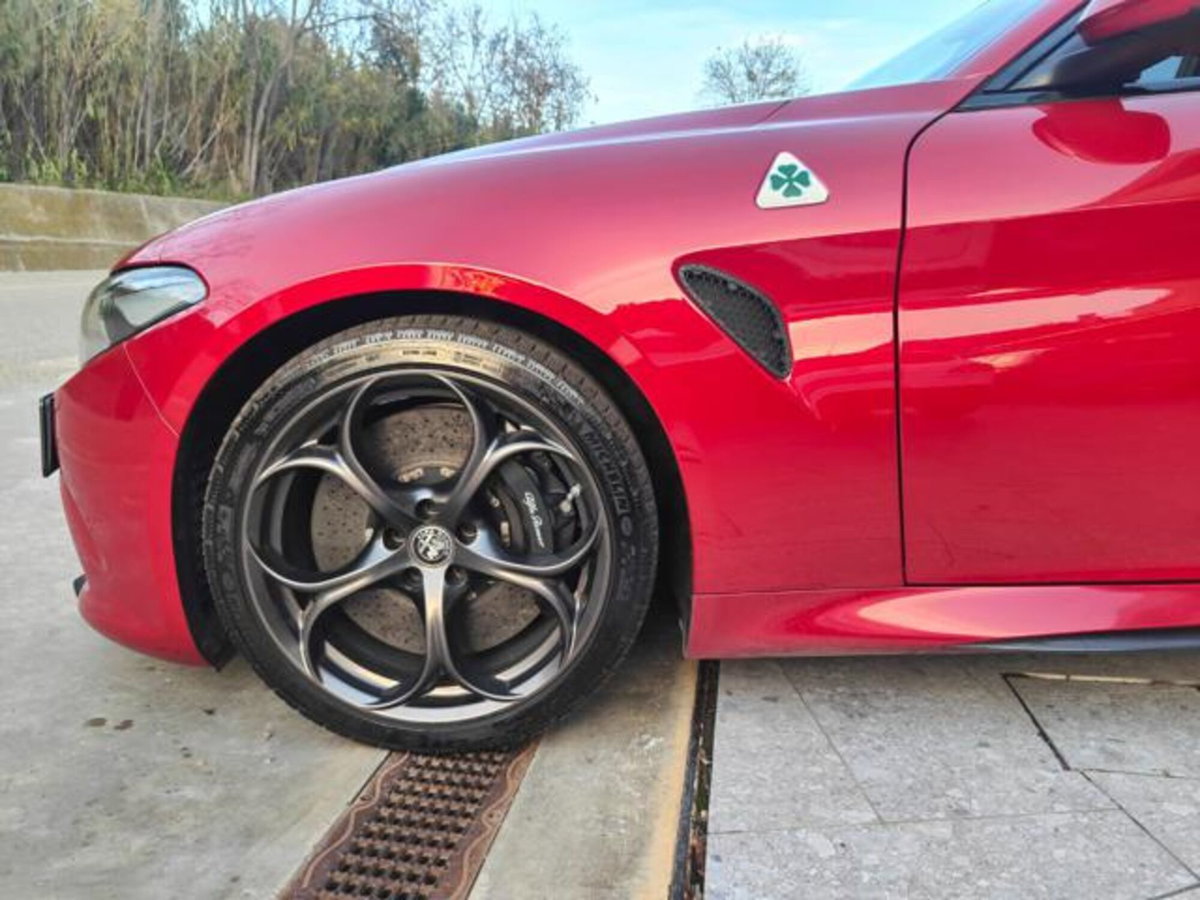 Alfa Romeo Giulia 2.9 T V6 Quadrifoglio (15)