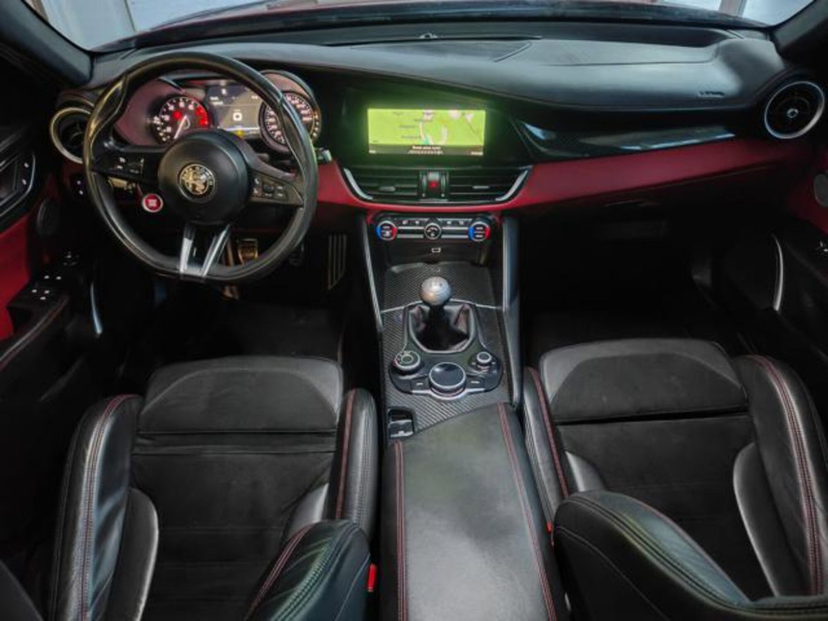 Alfa Romeo Giulia 2.9 T V6 Quadrifoglio (17)