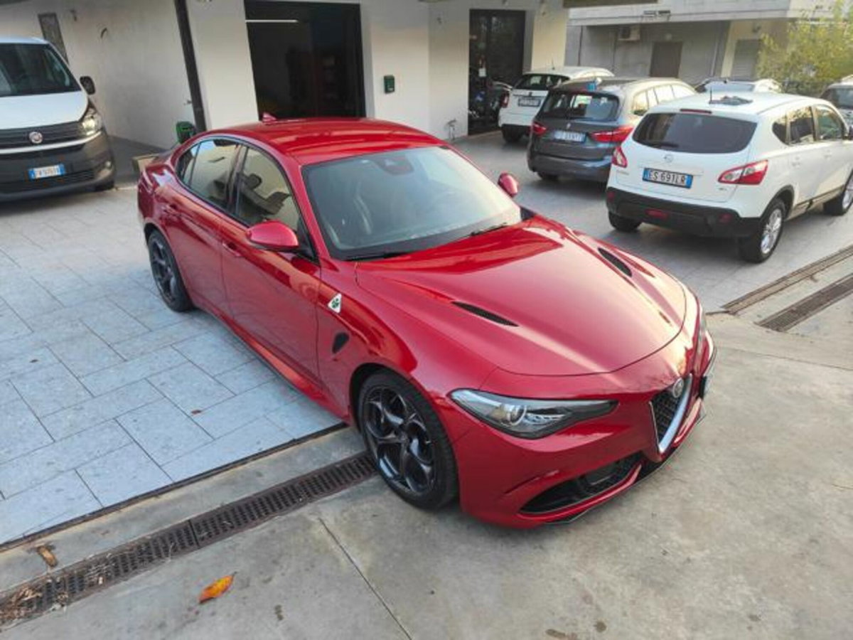 Alfa Romeo Giulia 2.9 T V6 Quadrifoglio (6)