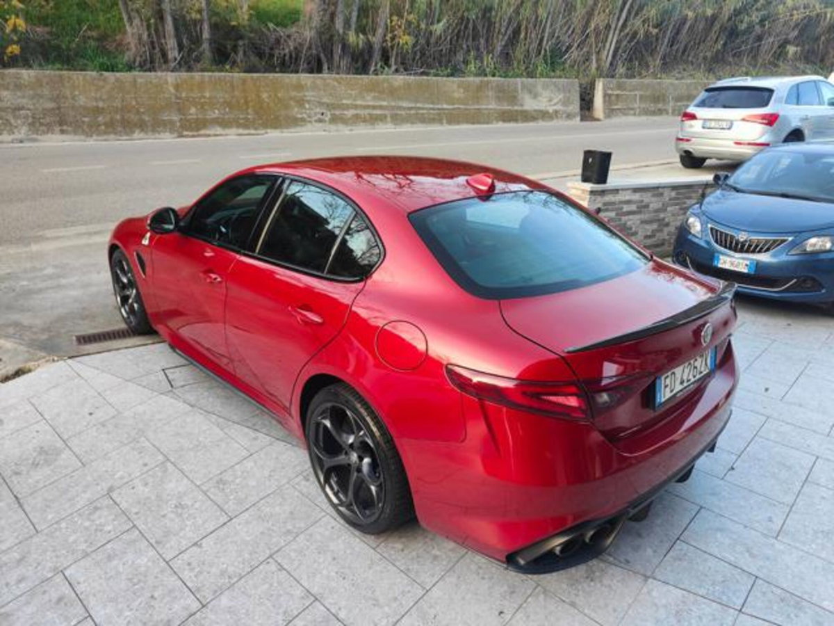 Alfa Romeo Giulia 2.9 T V6 Quadrifoglio (13)