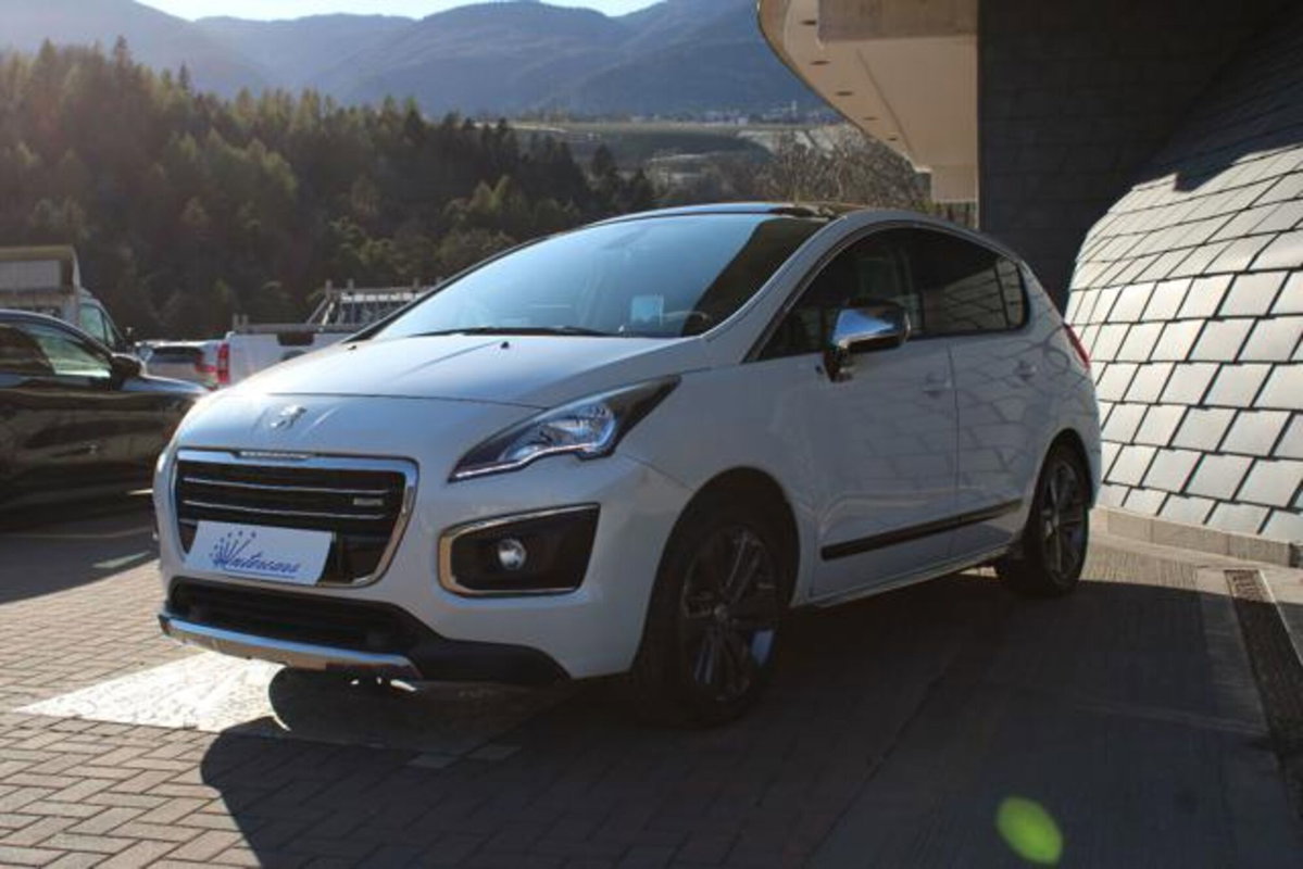 Peugeot 3008 HYbrid4 (4)