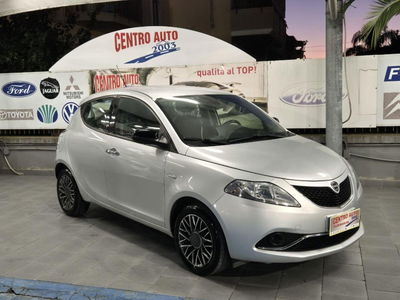 Lancia Ypsilon 1.2 69 CV 5 porte Platinum usata
