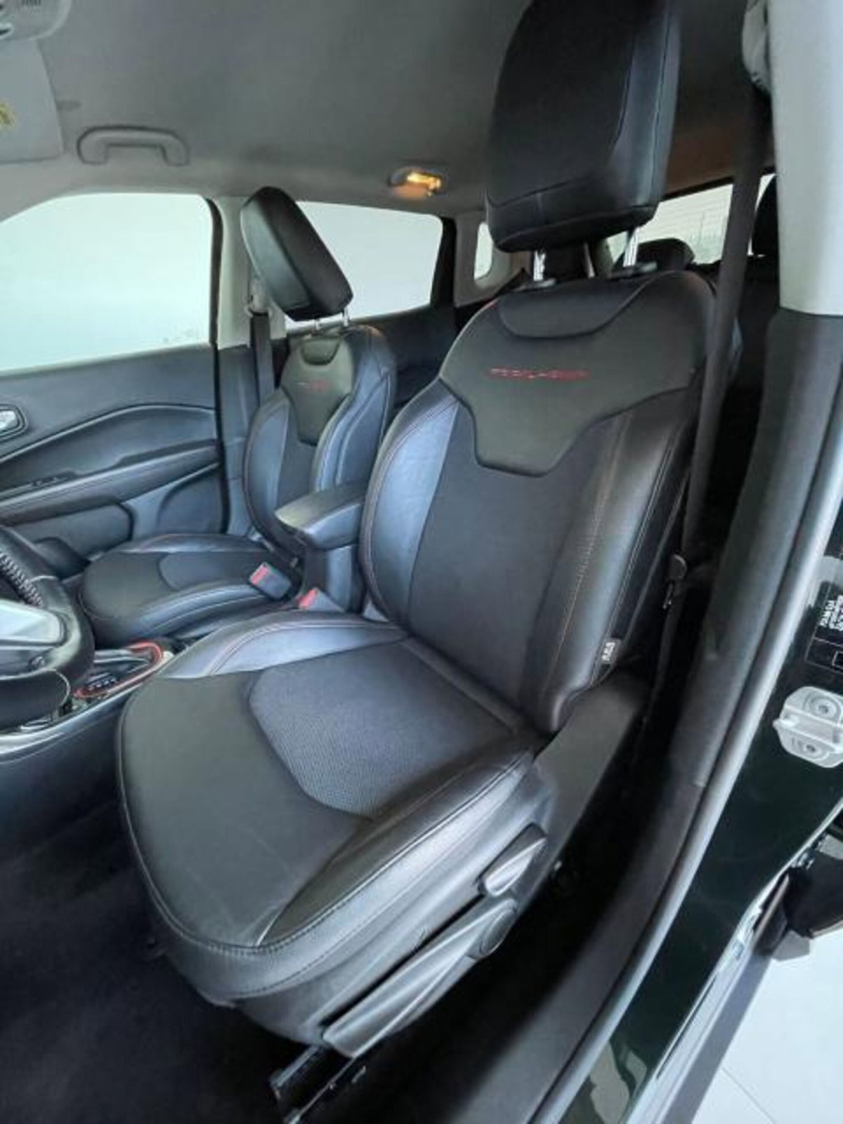 Jeep Compass 1.3 T4 240CV PHEV AT6 4xe Trailhawk (14)