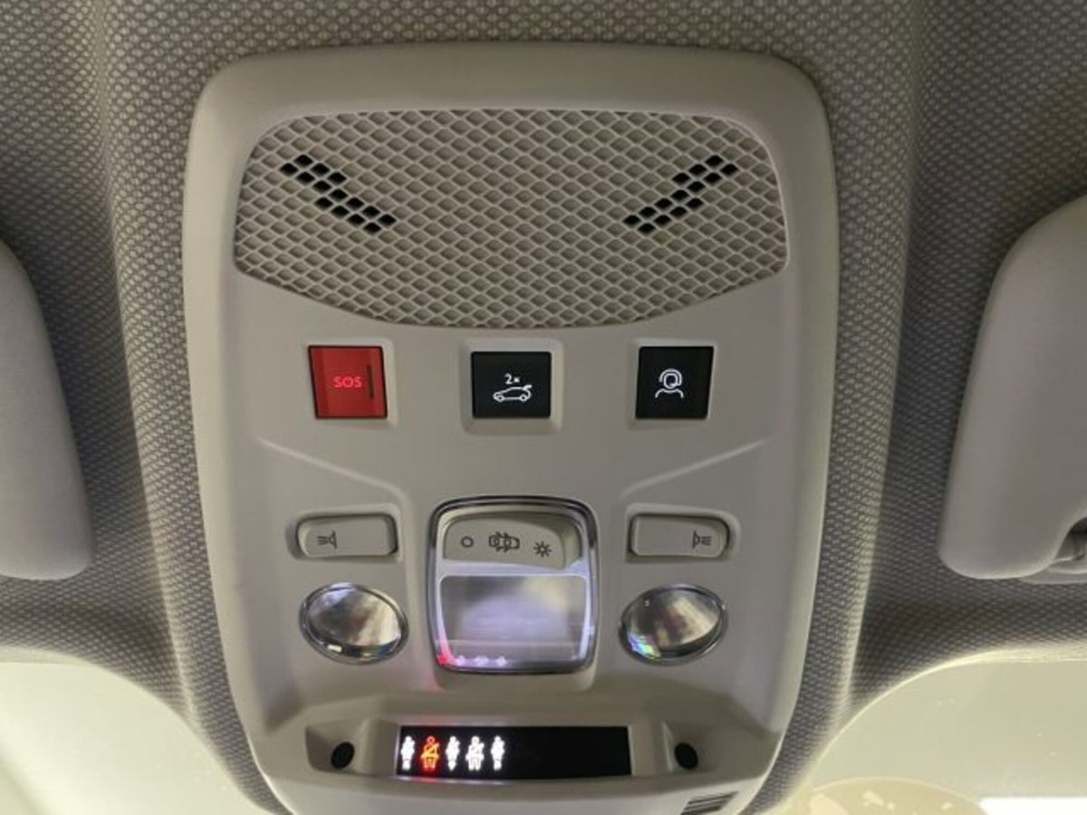 Jeep Avenger 1.2 turbo Altitude fwd 100cv (3)