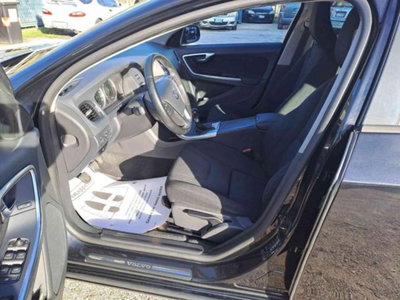 Volvo S60 D3 Geartronic Summum (2)