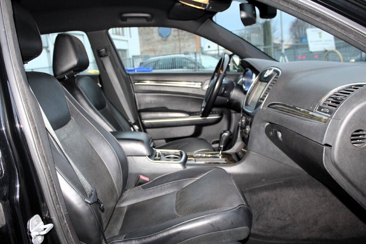 Lancia Thema 3.0 V6 Multijet II 239 CV Executive (13)