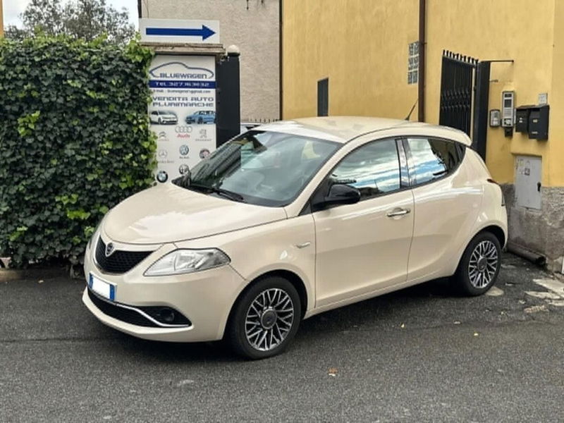 Lancia Ypsilon 1.2 69 CV 5 porte Gold