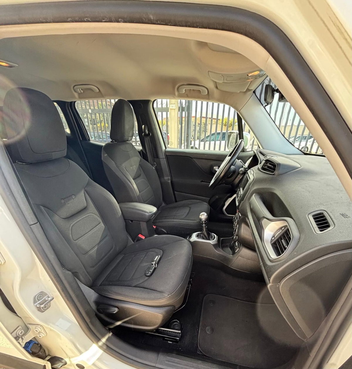 Jeep Renegade 2.0 Mjt 140CV 4WD Active Drive Limited (20)