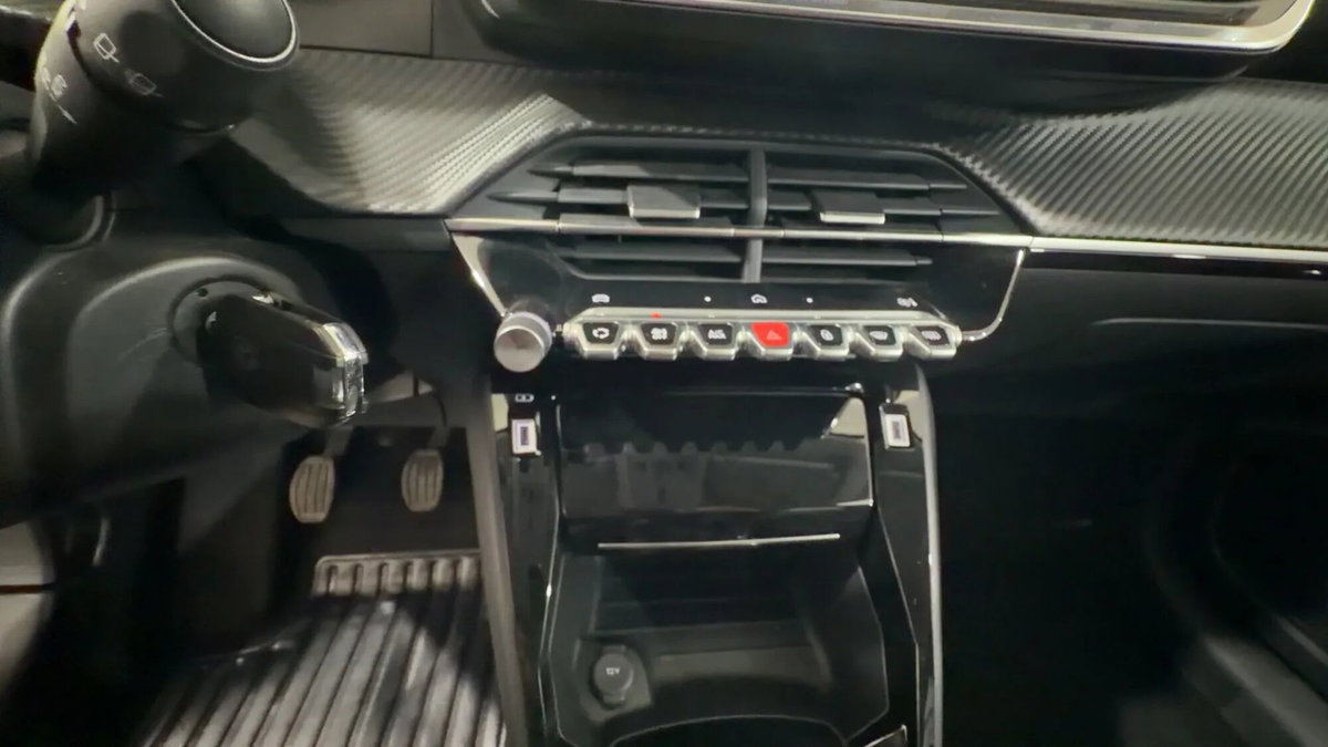 Peugeot 208 PureTech 100 Stop&Start 5 porte Allure (11)