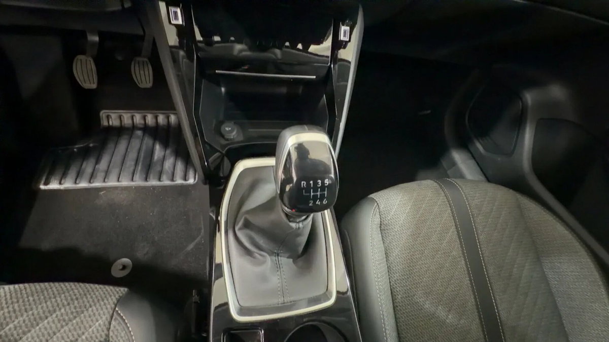 Peugeot 208 PureTech 100 Stop&Start 5 porte Allure (12)