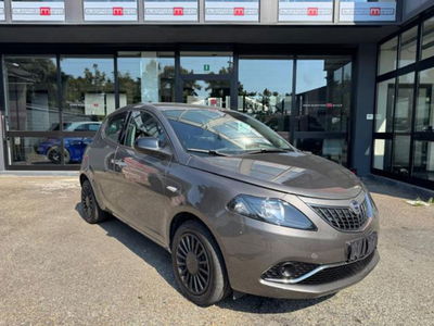 Lancia Ypsilon 1.0 FireFly 5 porte S&S Hybrid Silver Plus usata