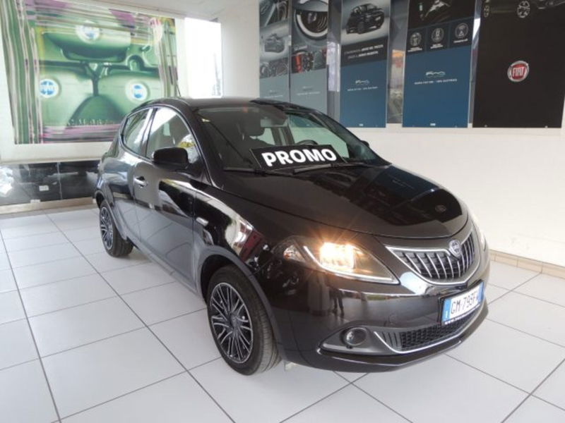 Lancia Ypsilon 1.0 FireFly 5 porte S&S Hybrid Ecochic Gold