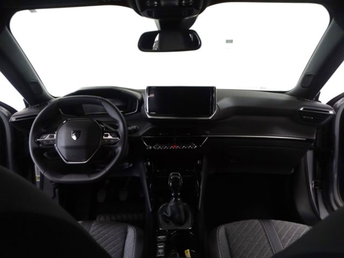 Peugeot 2008 PureTech 100 S&S Allure (18)