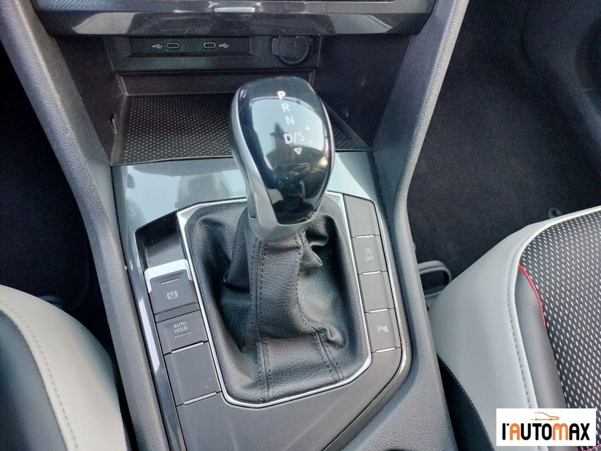 Volkswagen Tiguan 2.0 TDI 150 CV SCR DSG 4MOTION R-Line (9)