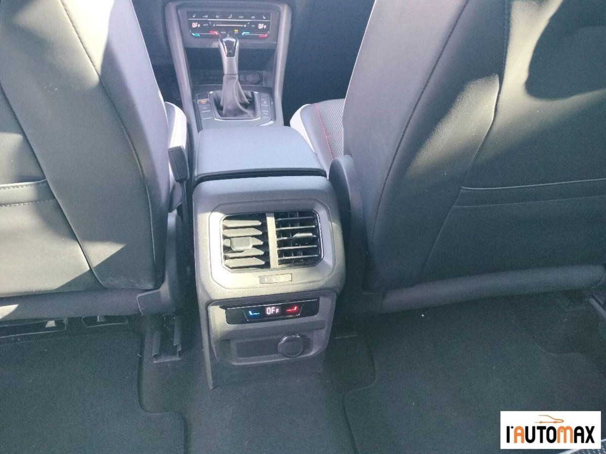 Volkswagen Tiguan 2.0 TDI 150 CV SCR DSG 4MOTION R-Line (11)