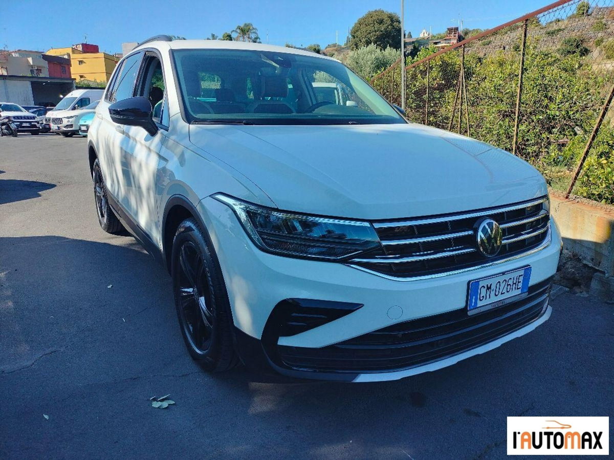Volkswagen Tiguan 2.0 TDI 150 CV SCR DSG 4MOTION R-Line (3)