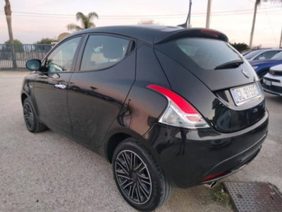 Lancia Ypsilon 1.0 FireFly 5 porte S&S Hybrid Gold Plus (4)