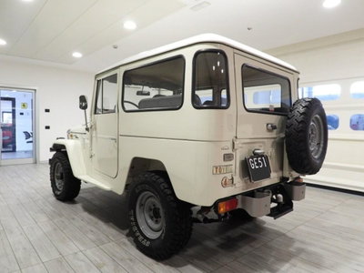 Toyota Land Cruiser V8 V8 4.7 VVT-i 5 posti (3)