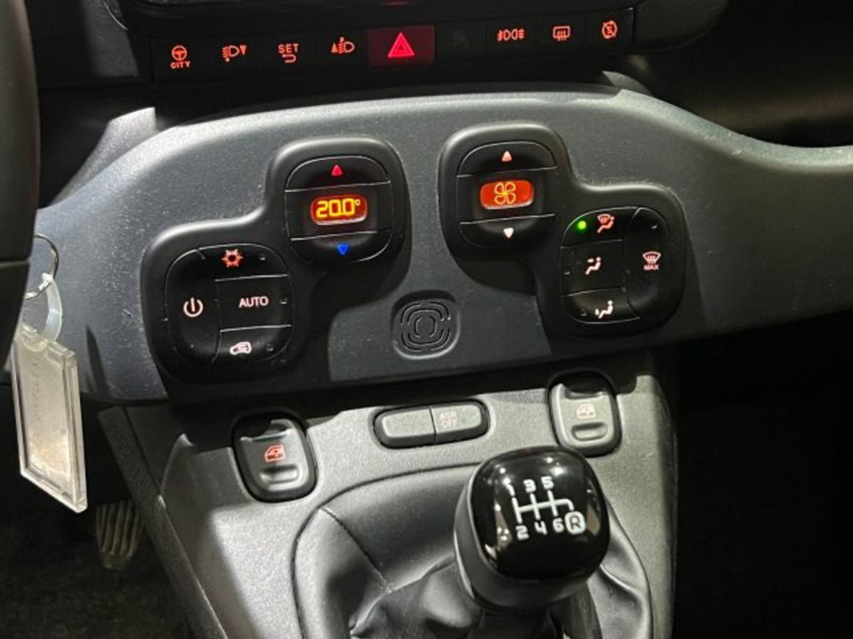 Fiat Panda 1.0 FireFly S&S Hybrid City Cross (16)