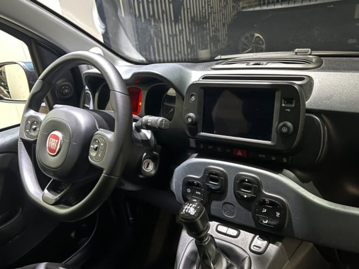 Fiat Panda 1.0 FireFly S&S Hybrid City Cross (9)