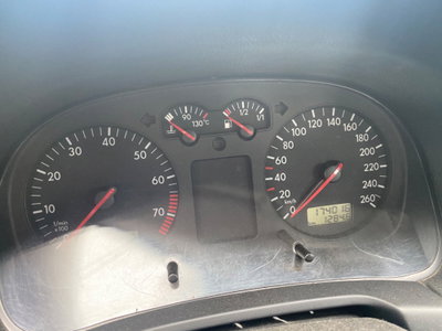 Volkswagen Golf 1.6 cat 5 porte CL (6)