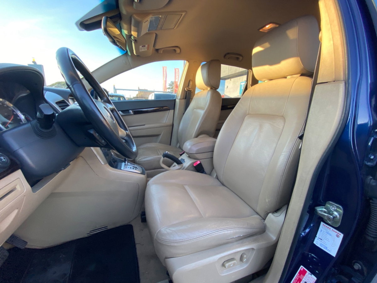 Chevrolet Captiva 2.0 VCDi LTX (14)