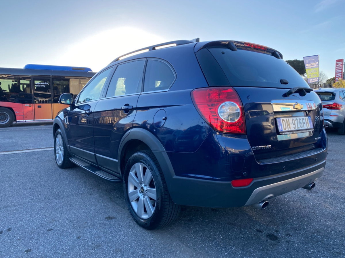 Chevrolet Captiva 2.0 VCDi LTX (7)