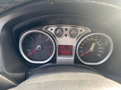 Ford Focus Station Wagon 1.6 TDCi (90CV) SW Tit. (12)