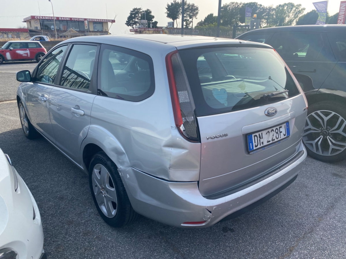 Ford Focus Station Wagon 1.6 TDCi (90CV) SW Tit. (5)