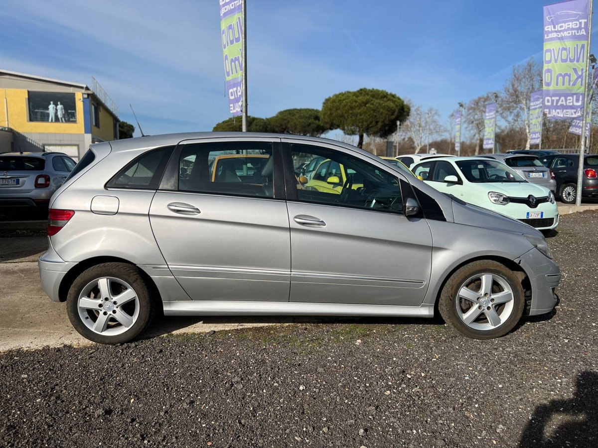 Mercedes-Benz Classe B 200 CDI Sport (4)