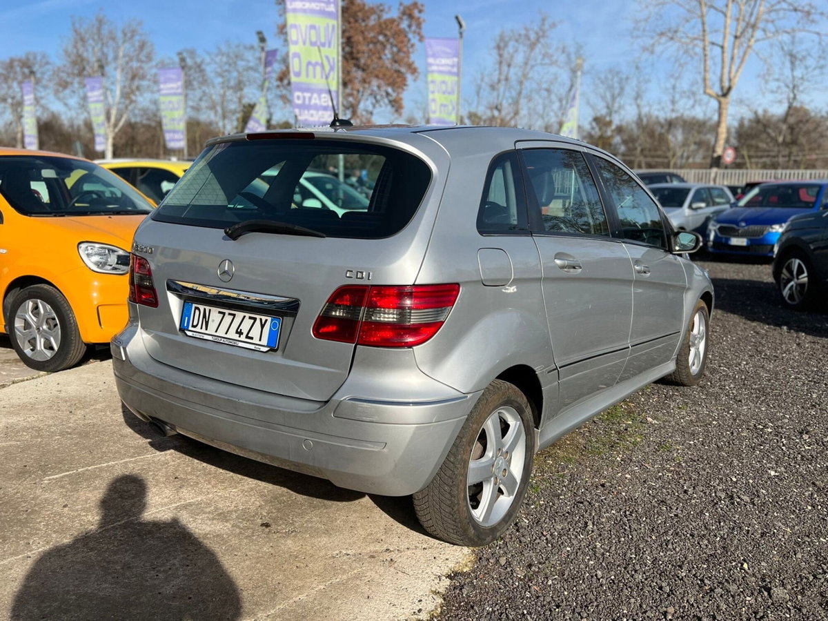 Mercedes-Benz Classe B 200 CDI Sport (7)
