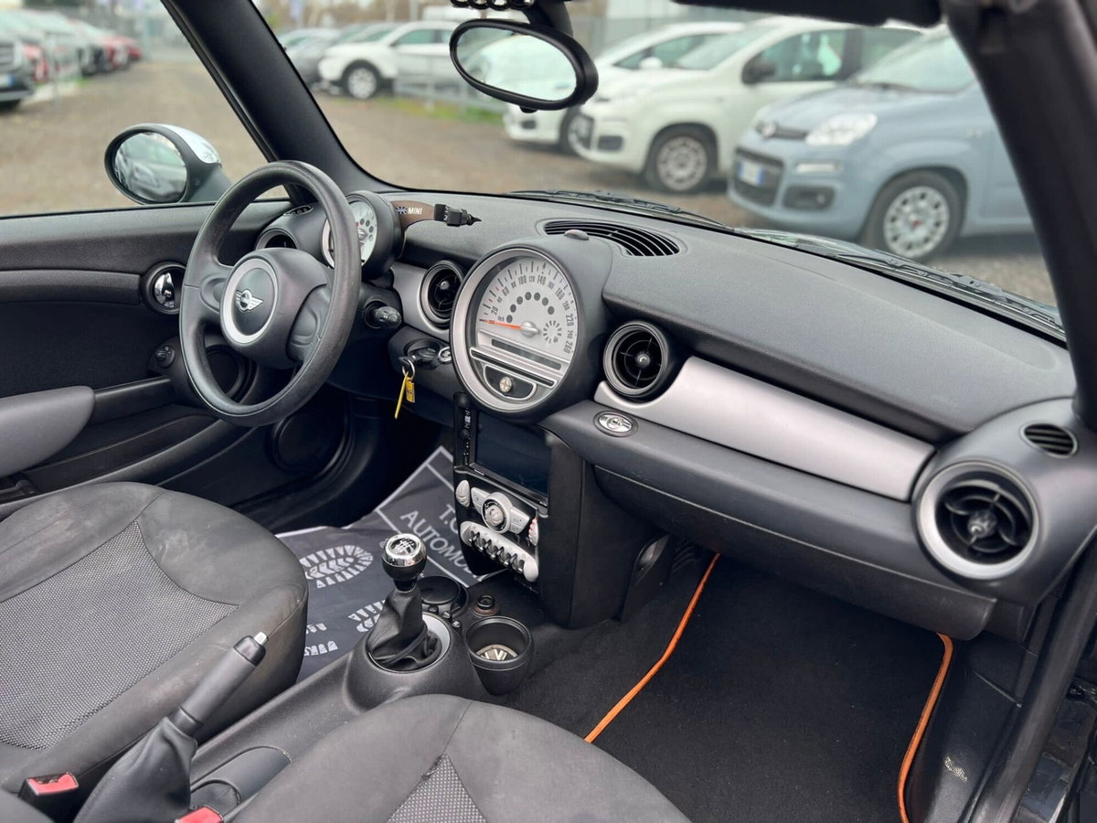 MINI Mini Cabrio 1.6 16V Cooper Cabrio (16)