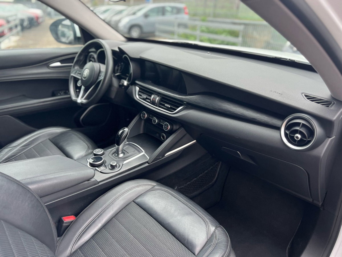 Alfa Romeo Stelvio Stelvio 2.2 Turbodiesel 160 CV AT8 RWD Super Business (11)
