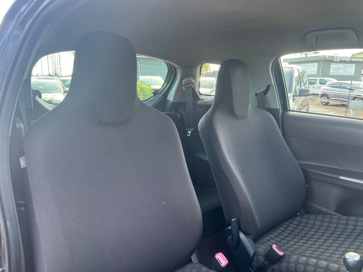 Toyota iQ 1.0 CVT Sol (10)