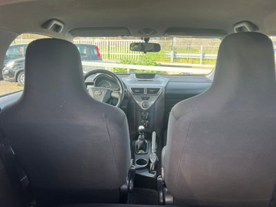 Toyota iQ 1.0 CVT Sol (11)