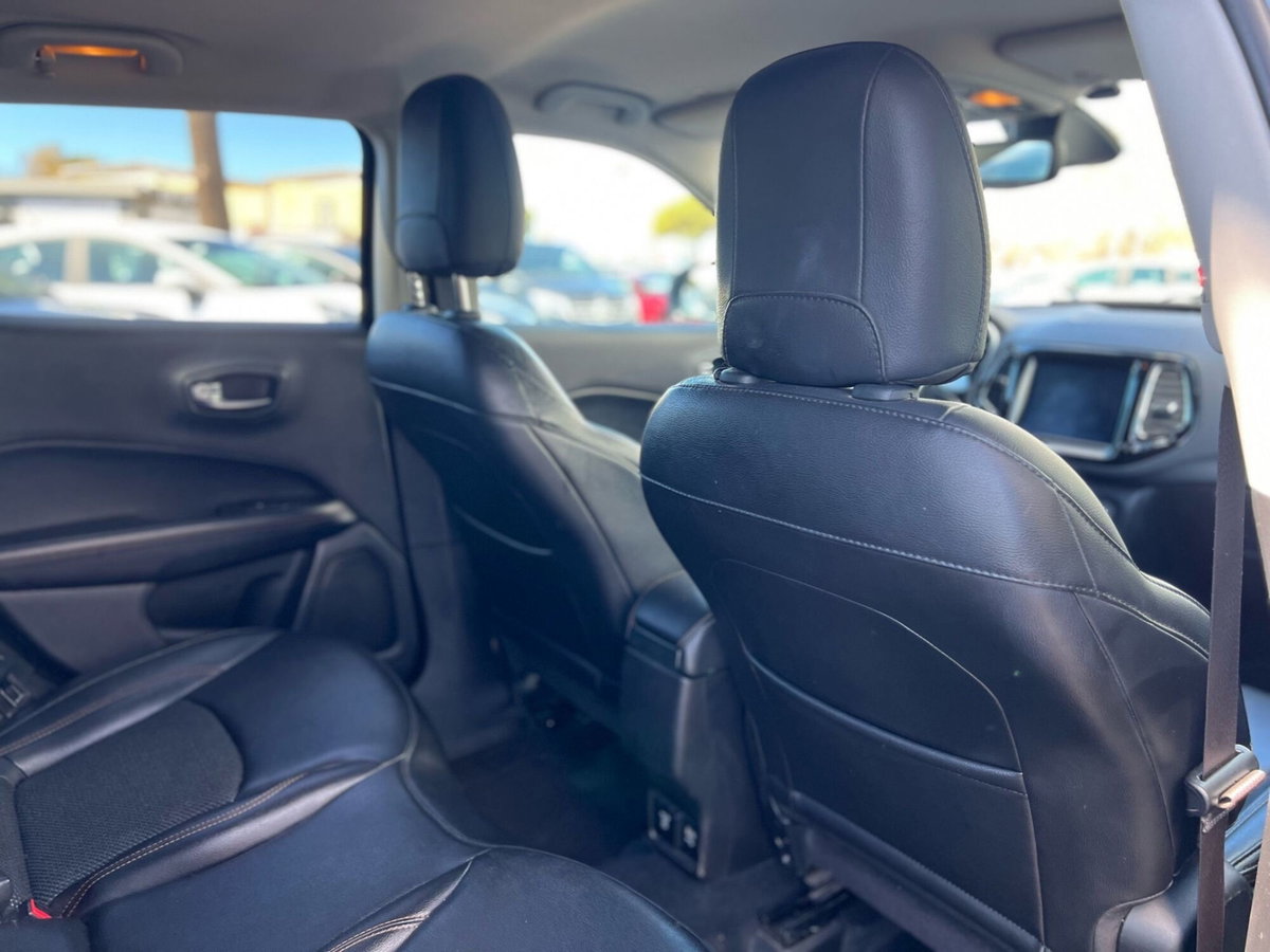 Jeep Compass 1.6 Multijet II 2WD Limited (18)