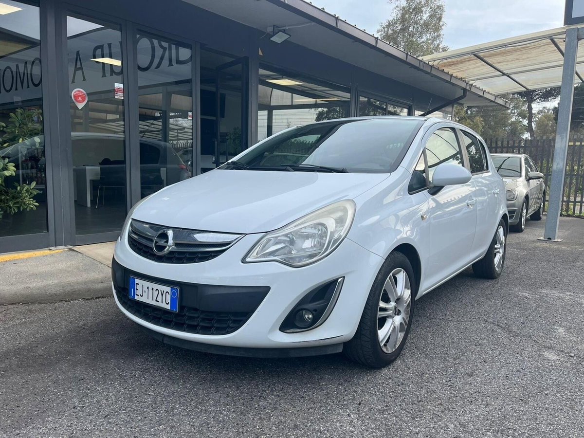 Opel Corsa 1.2 5 porte Club