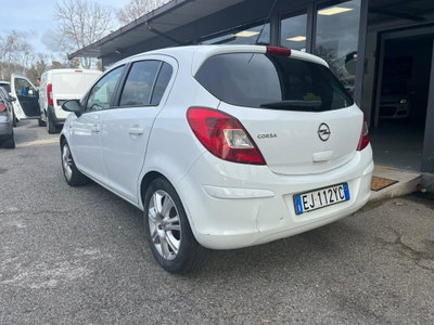 Opel Corsa 1.2 5 porte Club (2)