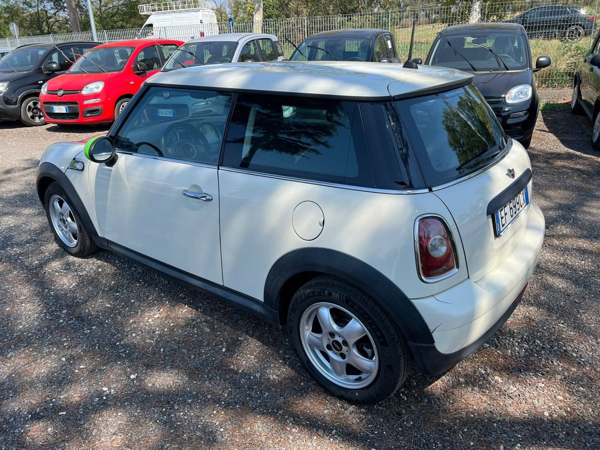 MINI Mini 1.6 16V One (55kW) (5)