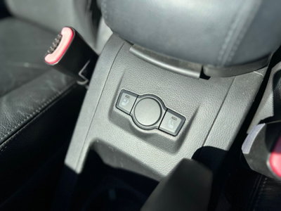 Chevrolet Captiva 2.0 VCDi LTZ (19)