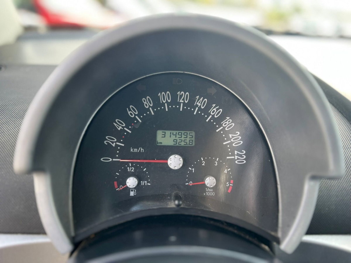 Volkswagen New Beetle TDI (10)
