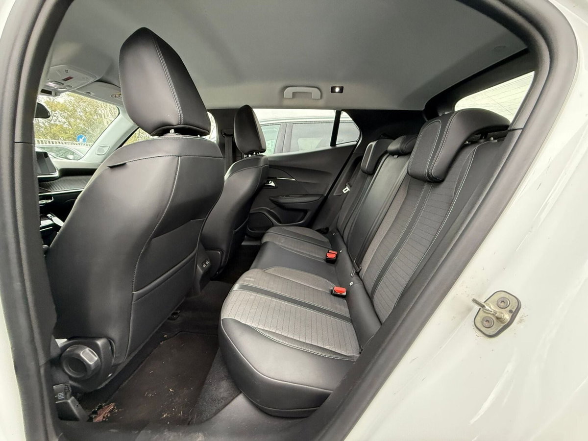 Peugeot 2008 PureTech 130 S&S Allure (6)