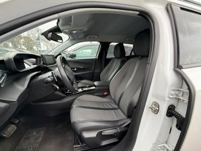 Peugeot 2008 PureTech 130 S&S Allure (8)