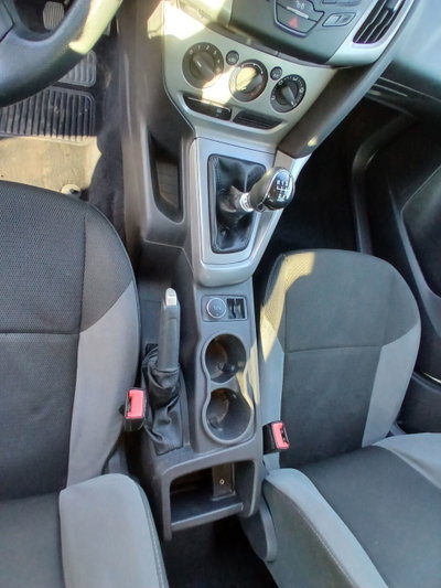 Ford Focus Station Wagon 1.6 TDCi 95 CV SW Titanium (14)