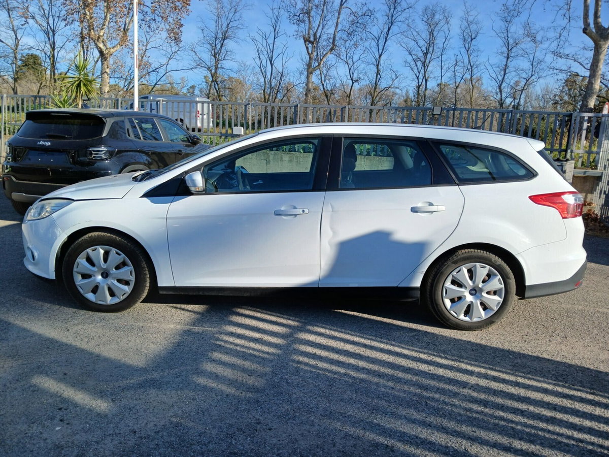 Ford Focus Station Wagon 1.6 TDCi 95 CV SW Titanium (2)