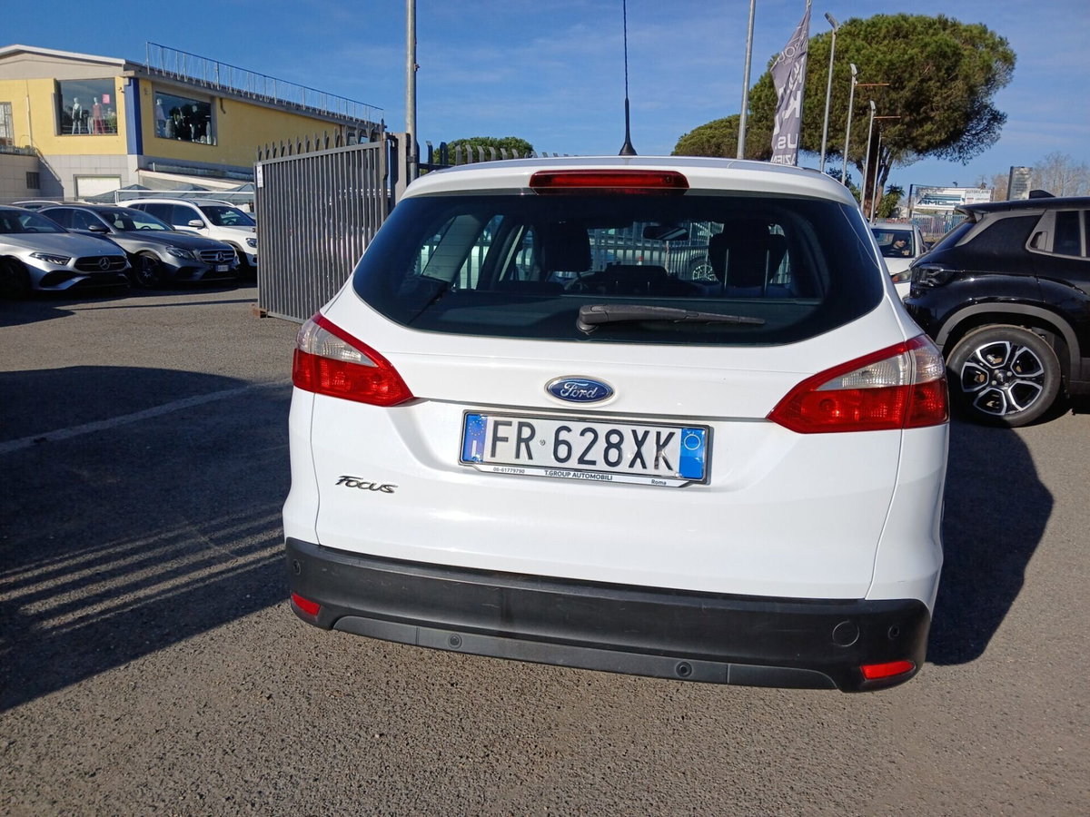 Ford Focus Station Wagon 1.6 TDCi 95 CV SW Titanium (3)